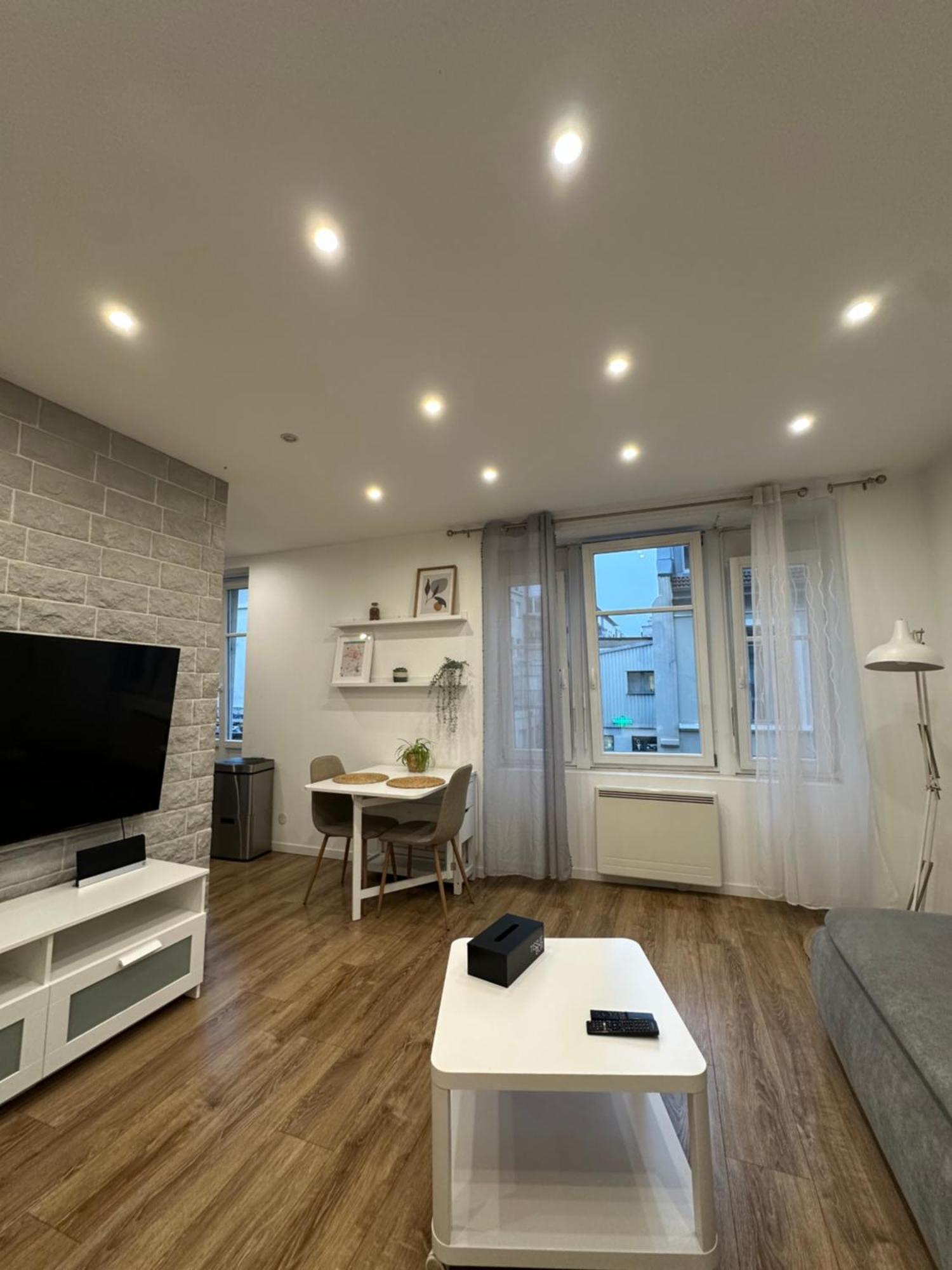 # Le 2 # Tres Beau T3 1Er Etage Tout Confort, Neuf, Mulhouse Centre المظهر الخارجي الصورة